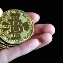What are Bitcoins? History and Easy Ways to Trade Bitcoin