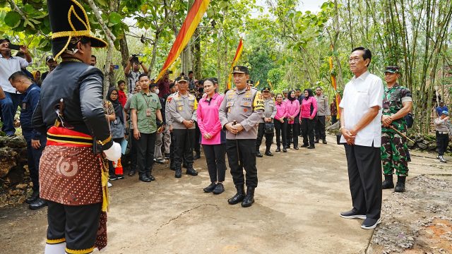 Kapolri Jenderal Listyo Sigit Prabowo meresmikan pembangunan sumur bor Polri Presisi di wilayah Gunungkidul, Daerah Istimewa Yogyakarta (DIY).