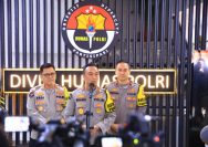 Handphone milik pria berinisial AWK (23), pelaku pengancaman penembakan kepada calon presiden nomor urut 1 disita Polisi.