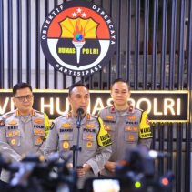 Handphone milik pria berinisial AWK (23), pelaku pengancaman penembakan kepada calon presiden nomor urut 1 disita Polisi.