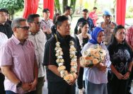 Selamat datang, Kapolda Sulawesi Utara yang baru Irjen Pol Yudhiawan dan Istri dijemput Wakapolda serta PJU di Bandara Sam Ratulangi.
