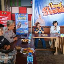 Jumat Bacirita Polresta Manado yang melibatkan para Ketua Lingkungan di Kelurahan Banjer, Kelurahan Ternate Baru, Ternate Tanjung, dan Kelurahan Tuminting. Kegiatan ini oleh Satreskrim Polresta Manado, Jumat (26/1/2024).