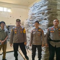 Kapolres Minahasa Selatan (Minsel) AKBP Feri R. Sitorus, SIK, MH; melaksanakan tugas perdananya dengan mengunjungi Kantor KPU Kab. Minsel serta meninjau gudang KPU Minsel, Rabu siang (03/1/2024).