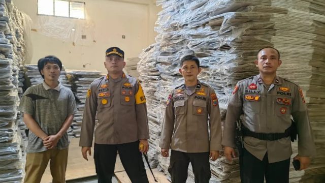 Kapolres Minahasa Selatan (Minsel) AKBP Feri R. Sitorus, SIK, MH; melaksanakan tugas perdananya dengan mengunjungi Kantor KPU Kab. Minsel serta meninjau gudang KPU Minsel, Rabu siang (03/1/2024).