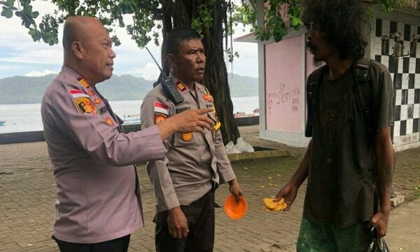 Begini Perhatian Anggota Polri kepada ODGJ di Talaud