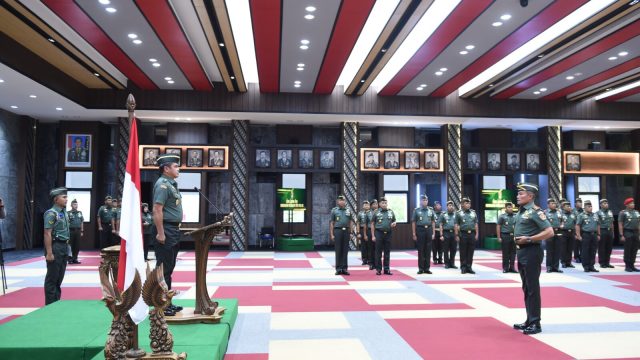 Kasad Jenderal TNI Maruli Simanjuntak. M.Sc., menerima laporan kenaikan pangkat 30 Perwira Tinggi (Pati) TNI AD