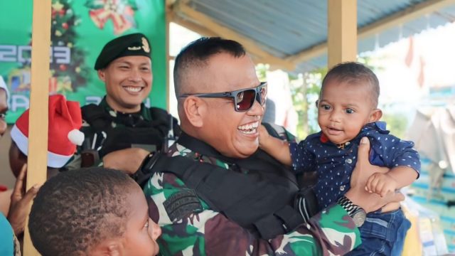 Pangkostrad, Letjen TNI Muhammad Saleh Mustafa, menembus hutan Papua Pegunungan untuk bertemu pasukan Pandawa Kostrad di Nduga. Dengan helikopter Caracal, tiba di Kenyam pada (30/12/2023) .