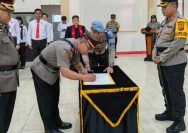 Kabag SDM disertijabkan Kapolres Minahasa Selatan (Minsel) AKBP Feri R. Sitorus, SIK, MH; dalam upacara sertijab dan pengambilan sumpah di Graha Tatag Trawang Tungga, Jumat (26/1/2024).