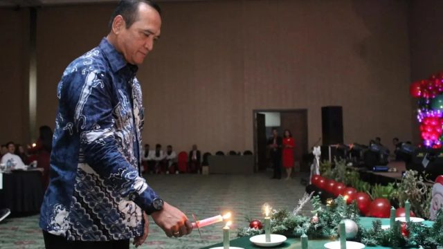 Danlanud Sam Ratulangi Marsma TNI Ramot C.P. Sinaga, S.E., M.Han., menghadiri perayaan Natal Kementerian Hukum dan HAM (Kemenkumham) Sulawesi Utara di Sintensa Peninsula Hotel Manado, Sulawesi Utara. Jumat (5/1/2024).
