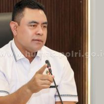 Soal adanya temuan transaksi mencurigakan yang mengalir ke calon legislatif (caleg) dan partai politik (parpol)