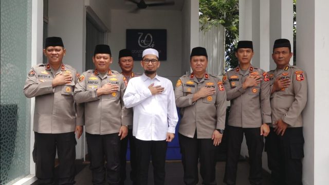 Wujudkan pesta demokrasi yang aman dan damai tanpa perpecahan, Kepala Operasi Nusantara Cooling System (Kaops NCS) Irjen Asep Edi Suheri mengunjungi tiga tokoh lintas agama.