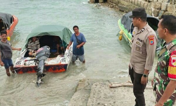 Nelayan asal Kelurahan Melonguane Timur ditemukan terdampar di Pantai Ananawo Desa Kalongan Utara Kecamatan Kalongan