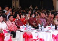 Sukacita, Danlanud Sam Ratulangi Marsma TNI Ramot C.P. Sinaga, S.E., M.Han., menghadiri Perayaan Natal dan Syukur Tahun Baru 2024 Universitas Sam Ratulangi yang dibuka oleh Gubernur Sulawesi Utara Bapak Prof. Dr. (H.C.) Olly Dondokambey, S.E., di Gedung Manado Convention Centre, Manado, Sulawesi Utara. Sabtu (13/1/2024).