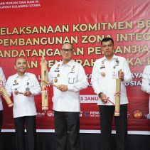 Kepala Kantor Wilayah Kemenkumham Sulut Ronald Lumbuun, Kepala Divisi Pemasyarakatan Aris Munandar, Kepala Divisi Keimigrasian, Syamsul Efendi Sitorus, Kepala Divisi Pelayanan Hukum dan HAM Rudy Pakpahan, Plh. Kepala Divisi Administrasi Noldy Sahabati, Kepala Unit Pelaksana Teknis, Pejabat Administrator, Pejabat Pengawas, dan seluruh Pelaksana pada Kantor Wilayah.