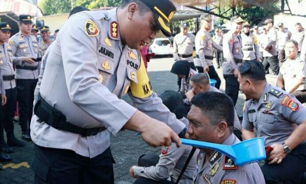 Kombes Pol Julianto Sirait