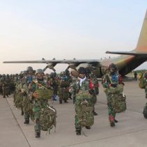 Terjun payung Taktis dalam rangkaian Latihan Taktis Tingkat Batalyon.300 Prajurit Yonif 501/BY/18/2/KOSTRAD