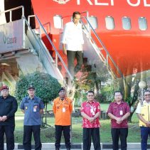 Ronald Lumbuun Bersama Forkopimda Jemput Kedatangan Presiden Jokowi di Sulut