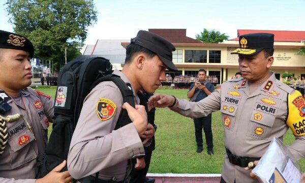 Libatkan 7.557 Personel, Polda Sulut Amankan Tahap Pungut Suara Pemilu 2024. Kapolda Sulawesi Utara (Sulut) Irjen Pol Yudhiawan memimpin apel pergeseran pasukan Polda Sulut BKO Polres/ta jajaran, dalam rangka pengamanan tahapan pemungutan dan penghitungan suara Pemilu tahun 2024.