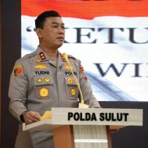 Para Kabag Ops, Kasat Samapta dan Kasat Lantas polres/ta jajaran mengikuti pelatihan pra operasi (Latpraops) Ketupat Samrat 2024, di aula Tribrata Polda Sulut, Kamis (28/3/2024).