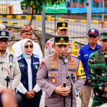 Tinjau Pelabuhan Gilimanuk-Ketapang, Kapolri Paparkan Strategi Wujudkan Mudik yang Aman dan Nyaman