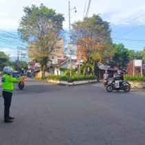 Satlantas Polresta Manado telah menggelar kegiatan Pos Cakalang (Polisi Cegah Kemacetan dan Pelanggaran) pada hari Sabtu, tanggal 27 April 2024.