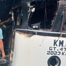 Personel Sat Pol Airud Polresta Manado berhasil mengamankan dan mengolah tempat kejadian perkara (TKP) terkait kebakaran kapal pajeko KM. Josh 02 di dermaga Tumumpa.