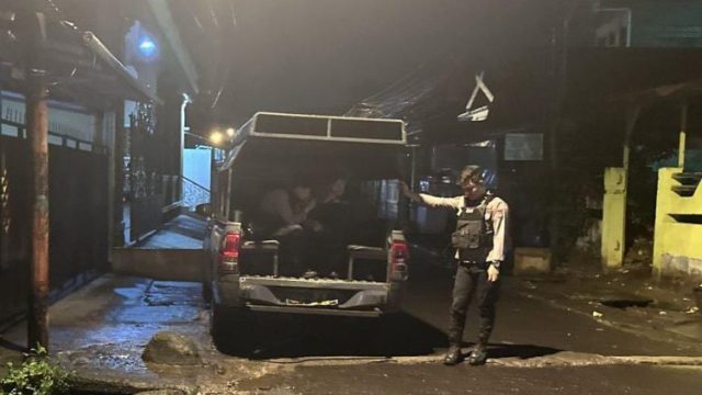 Sat Samapata Polresta Manado melakukan patroli mobile di sekitar wilayah Kelurahan Banjer LK IV dan V, VI Kecamatan Tikala.