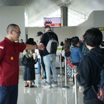 Libur Panjang, Kakanwil Tinjau Penerbangan Internasional di Bandara Sam Ratulangi