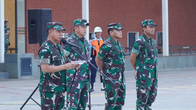 Kasad Dampingi Panglima TNI Sambut Kedatangan Tim Bantuan Kemanusiaan Gaza