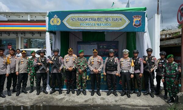 Kapolda dan PJU Sambangi 5 Pos Pengamanan Hari Raya di Kota Manado