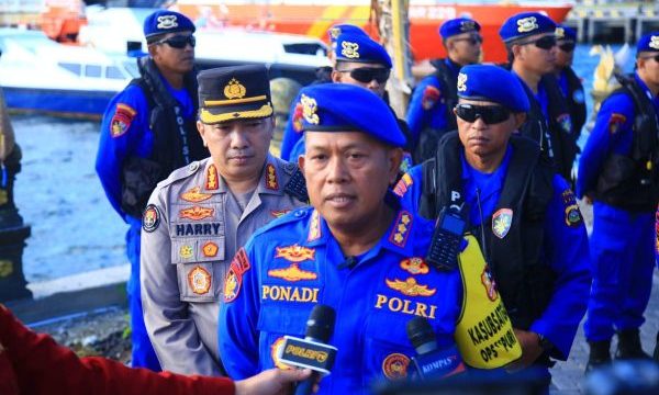 Direktorat Kepolisian Air dan Udara (Ditpolairud) Polda Bali menyiagakan dua kapal dan tiga unit helikopter dalam rangka pengamanan kegiatan KTT World Water Forum (WWF) ke-10 di Bali.