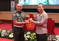 Kadiv Propam Markas Besar Kepolisian Republik Indonesia (Mabes Polri) Inspektur Jenderal (Irjen) Polisi Syahar Diantono memberikan apresiasi atas penyelenggaraan Rapat Koordinasi Teknis (Rakornis) Polisi Militer Tentara Nasional Indonesia (POM TNI)-Propam Polri Tahun Anggaran 2024 yang bertempat di Aula Gatot Subroto Mabes TNI Cilangkap, Jakarta Timur, Kamis (2/5/2024).