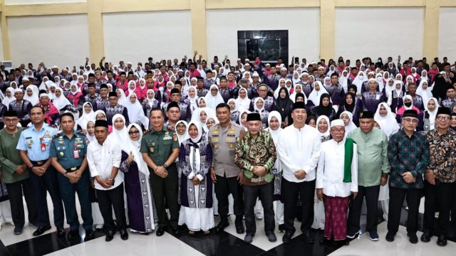 Bersama Wagub Kandouw, Danlanudsri Lepas Jemaah Haji Sulut