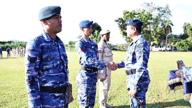 Apresiasi Kinerja Personel, Danlanudsri Beri Penghargaan Prajurit Teladan