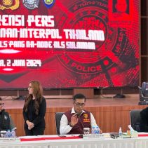 Buronan paling dicari di Thailand bernama Tongduang Chaowalit alias Pang Nardone, ditangkap Tim gabungan Divisi Hubungan Internasional Polri, Polda Sumatera Utara dan Polda Bali.
