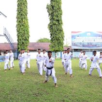 Personel Lanud Sam Ratulangi Latihan Bela Diri