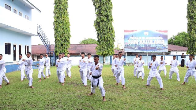 Personel Lanud Sam Ratulangi Latihan Bela Diri