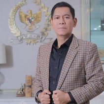 Dari hasil survei yang dilakukan oleh Litbang Kompas, TNI dan Polri menempati urutan teratas sebagai lembaga yang memiliki citra terbaik.