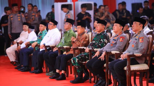 Kepolisian Negara Republik Indonesia (Polri) dalam menyambut HUT ke-78 Bhayangkara menggelar doa bersama lintas agama di Lapangan Bhayangkara Mabes Polri, Jumat (28/6/2024) malam.