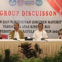 Rektor Unsrat Prof.. Oktovian Sompie (Ke 2 dari kiri), (Foto : Dok Unsrat)
