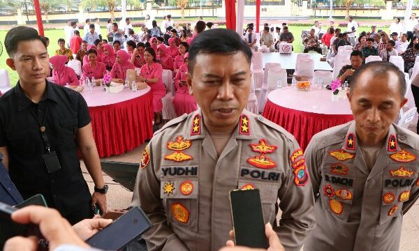 Bulan Bakti Hari Bhayangkara ke-78, Polda Sulut Gelar Bansos dan Baksos