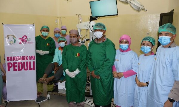 Polda Sulut Gelar Bakti Kesehatan Operasi Celah Bibir dan Katarak