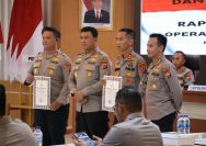 Polda Sulawesi Utara melaksanakan Gelar Pembinaan dan Operasional Triwulan II Tahun 2024, yang digelar di aula Tribrata Polda Sulut, Senin (29/7/2024).