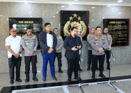 Kapolri Jenderal Listyo Sigit Prabowo menerima audiensi Ketua Umum PSSI Erick Thohir di Mabes Polri, Jakarta Selatan, Senin (15/7/2024).