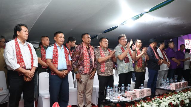 Kasitahwildirga Lanud Sam Ratulangi Letkol Kes Johny Gumansalangi mewakili Danlanud Sam Ratulangi Marsma TNI Ramot C.P.Sinaga, S.E., M.Han., menghadiri Acara Perkemahan Karya Pemuda Gereja (PKPG) Sinode Gereja Masehi Injili di Minahasa (GMIM) Tahun 2024 di Desa Laikit Dimembe, Minahasa Utara, Sulawesi Utara. Selasa (2/7/2024).