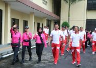 Olahraga bersama digelar Pengurus Daerah Bhayangkari Sulawesi Utaradalam rangka memperingati Hari Kesatuan Gerak Bhayangkari (HKGB) ke-72 tahun 2024.