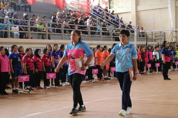 Pengurus Daerah Bhayangkari Sulawesi Utara menggelar pertandingan bola voli Bhayangkari Cup, dalam rangka Hari Kesatuan Gerak Bhayangkari (HKGB) ke-72.