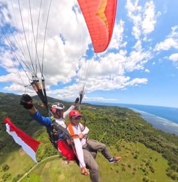 Fun Fly  Semarak Kemerdekaan Republik Indonesia Ke-79, Federasi Aero Sport Indonesia (FASI) Provinsi Sulawesi Utara bersama Forkopimda.