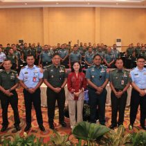 personel Lanud Sam Ratulangi mengikuti Literasi Digital sektor pemerintahan kepada prajurit TNI wilayah Kota Manado di Hotel Aston, Sulawesi Utara. Rabu (7/8/2024).