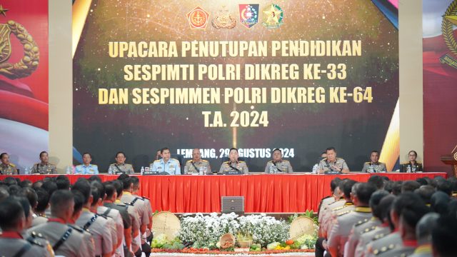 Lulusan, Kapolri Jenderal Polisi Drs. Listyo Sigit Prabowo menutup pendidikan Sespimti Dikreg ke-33 dan Sespimen Dikreg ke-64 Tahun Ajaran 2024.